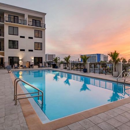 Courtyard By Marriott Clearwater Beach Exteriör bild