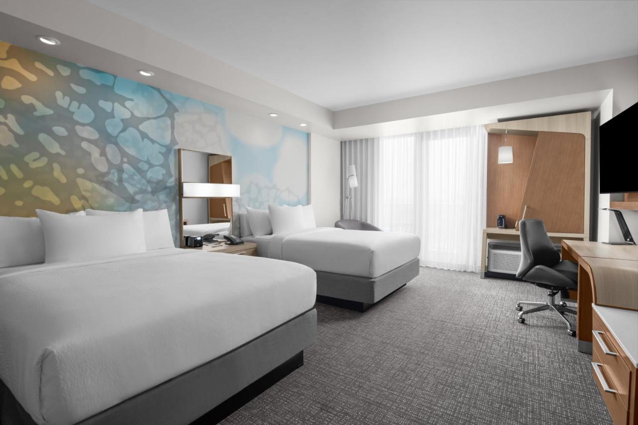 Courtyard By Marriott Clearwater Beach Exteriör bild