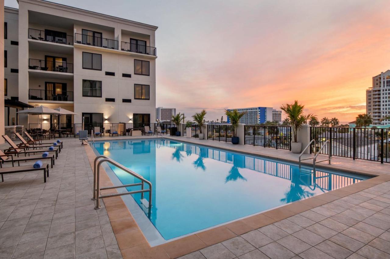 Courtyard By Marriott Clearwater Beach Exteriör bild
