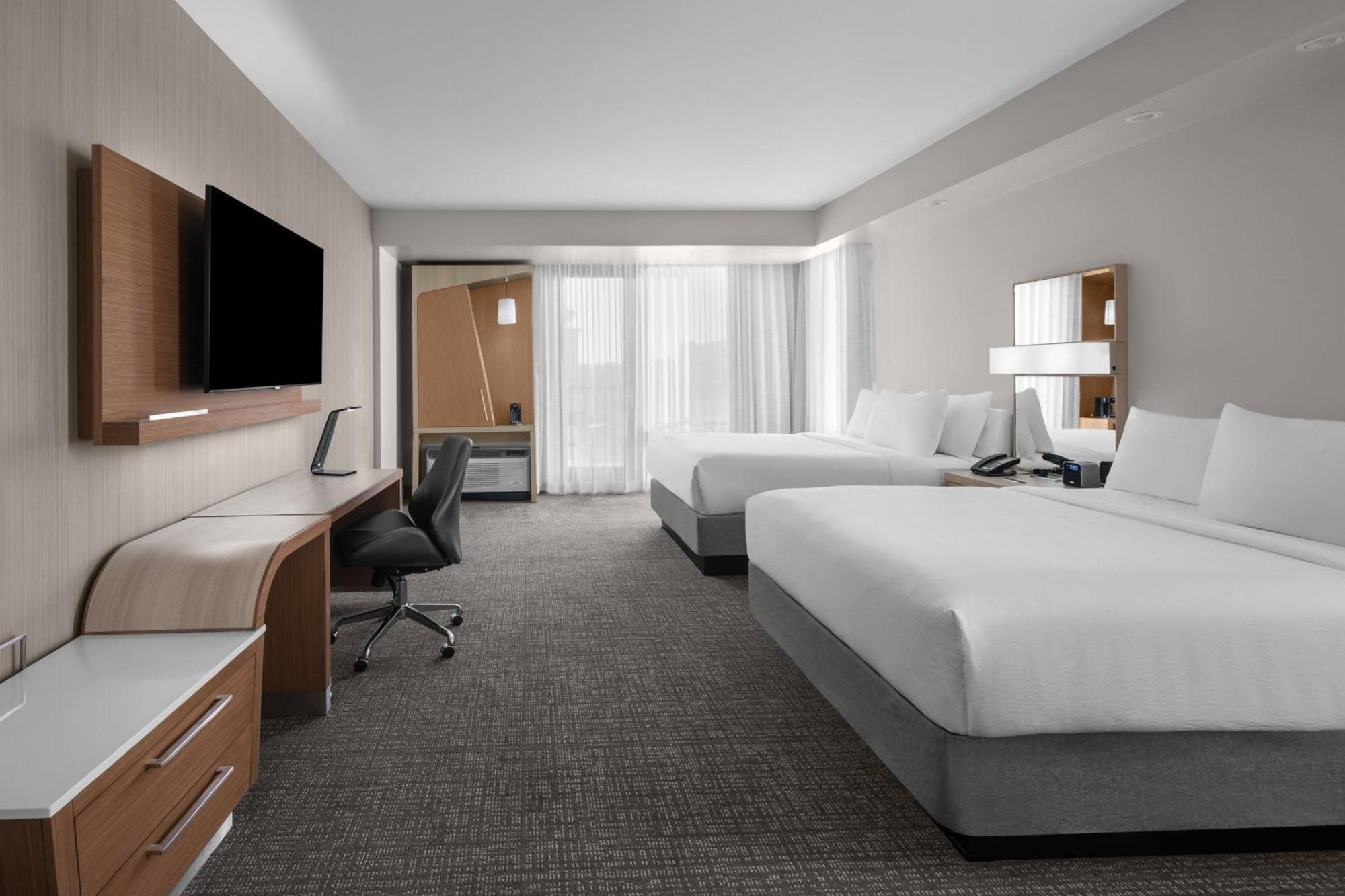 Courtyard By Marriott Clearwater Beach Exteriör bild