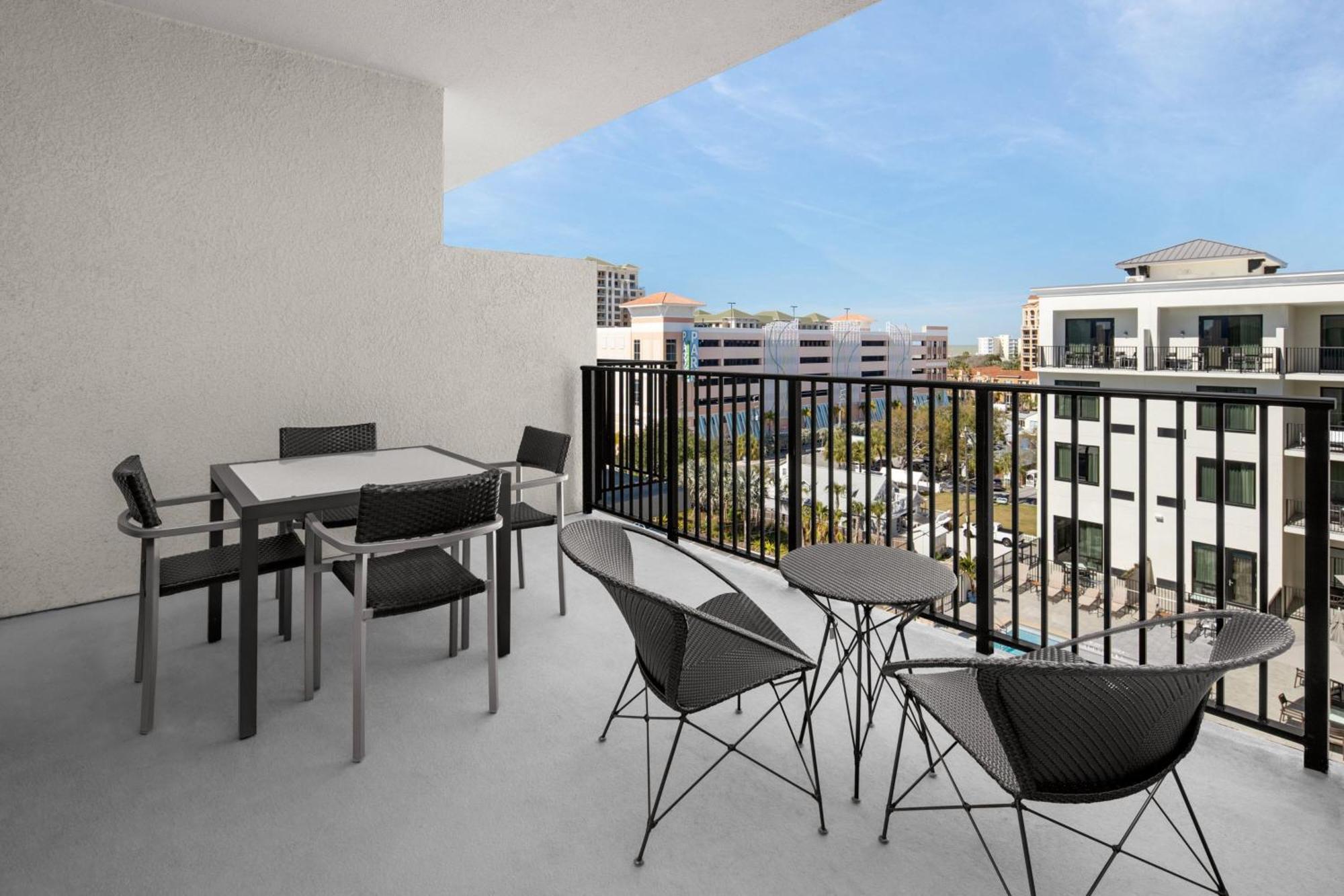 Courtyard By Marriott Clearwater Beach Exteriör bild