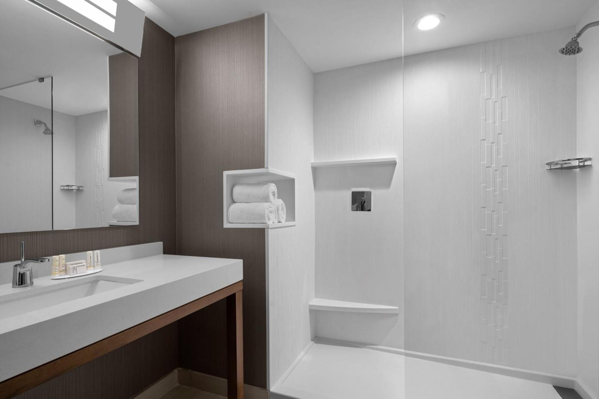 Courtyard By Marriott Clearwater Beach Exteriör bild