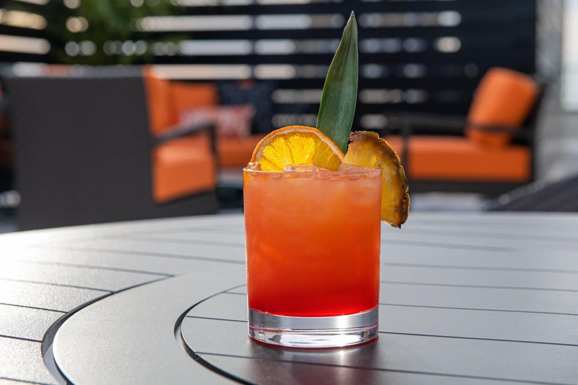 Courtyard By Marriott Clearwater Beach Exteriör bild