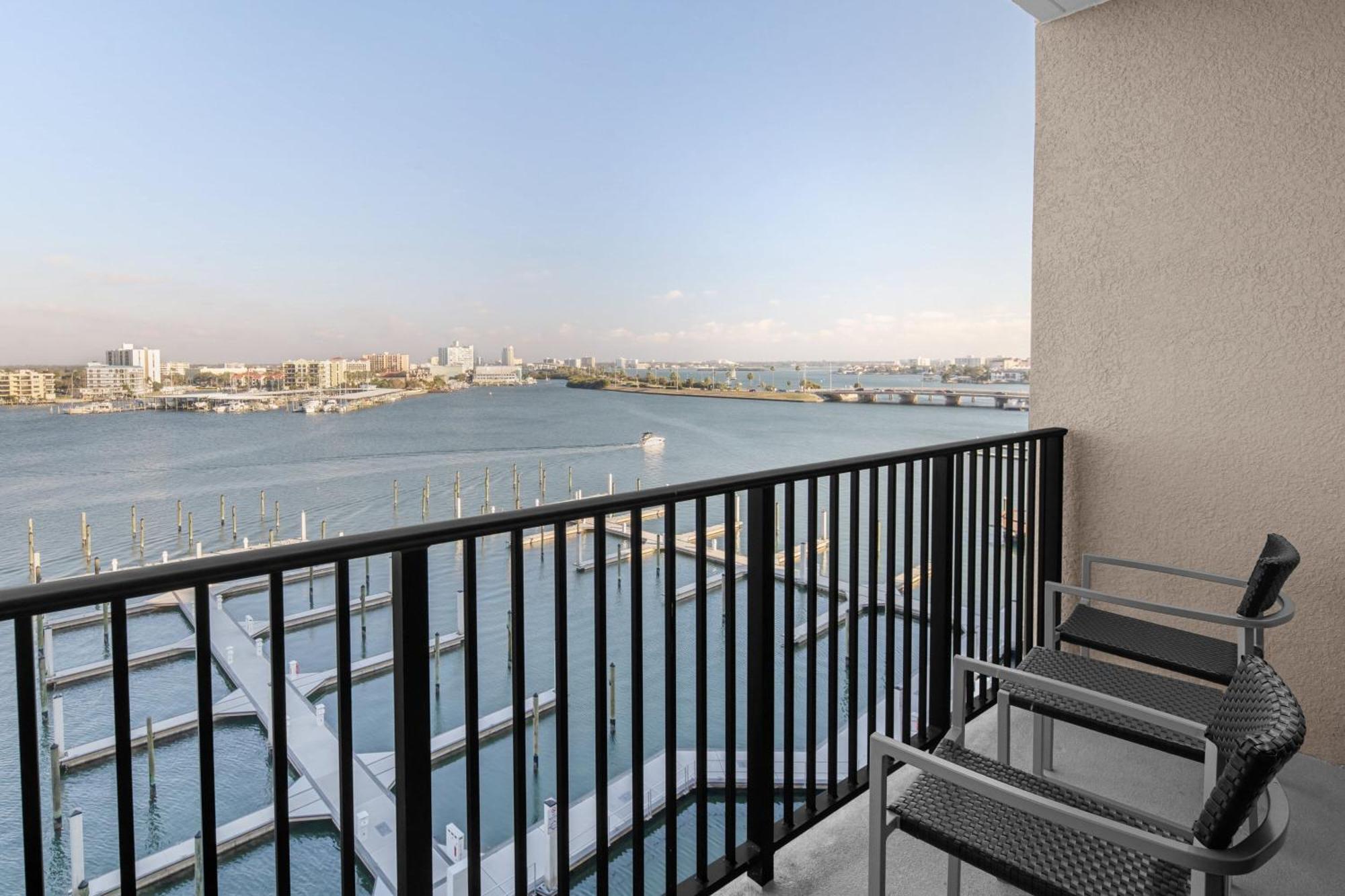 Courtyard By Marriott Clearwater Beach Exteriör bild