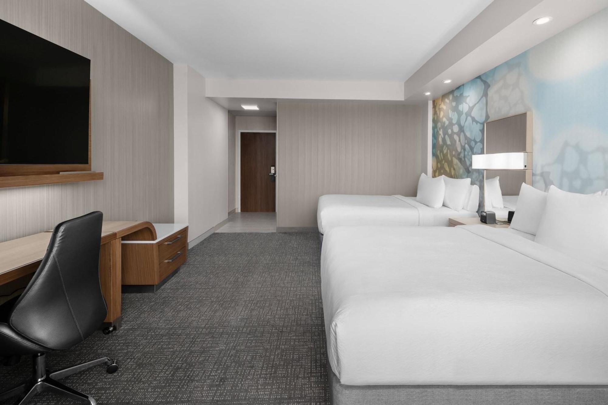 Courtyard By Marriott Clearwater Beach Exteriör bild