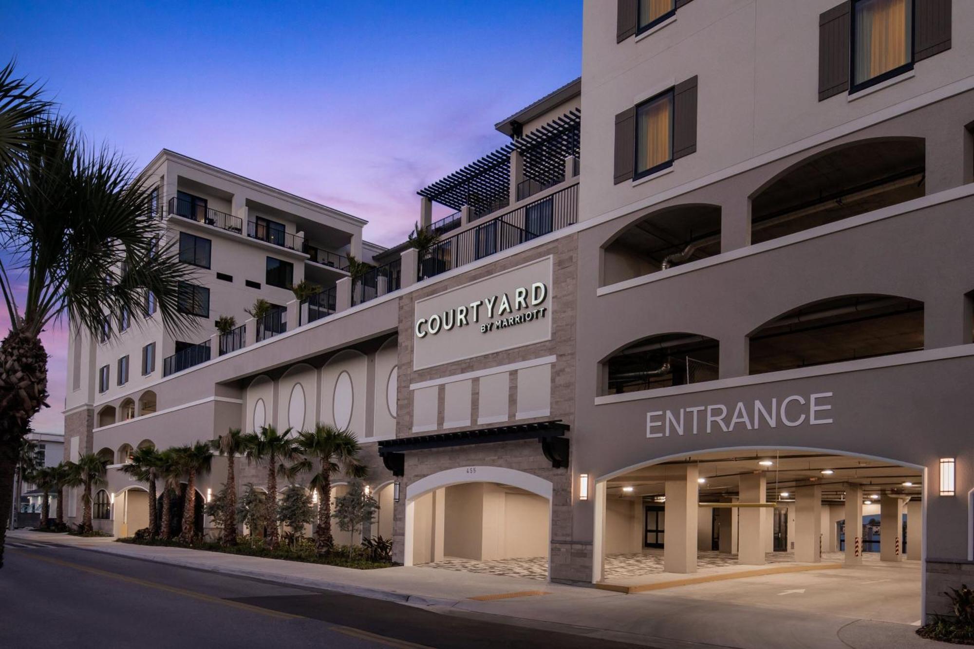 Courtyard By Marriott Clearwater Beach Exteriör bild