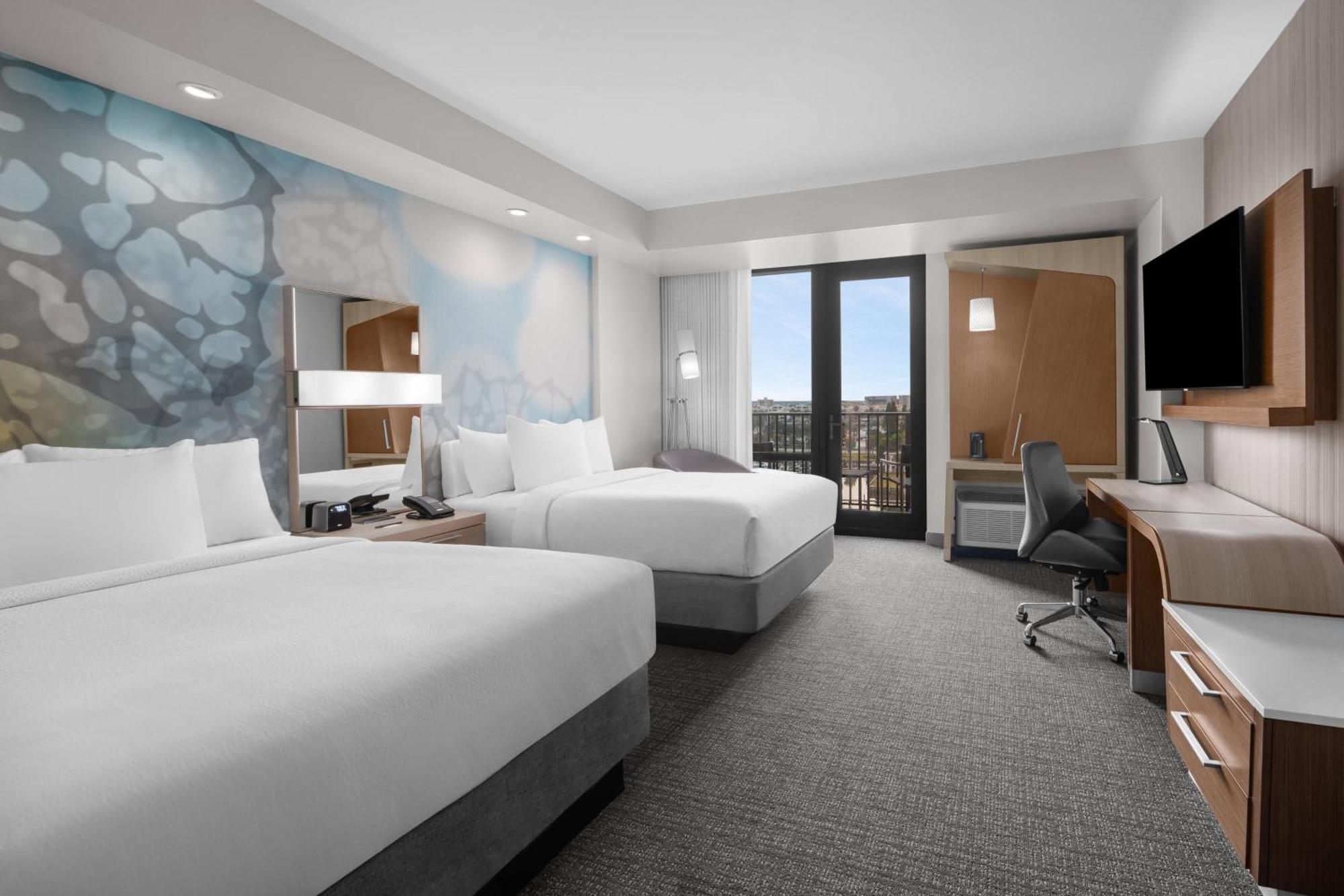 Courtyard By Marriott Clearwater Beach Exteriör bild