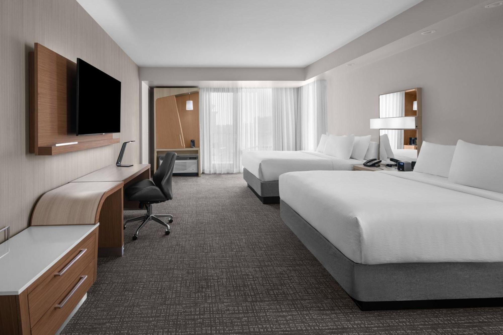 Courtyard By Marriott Clearwater Beach Exteriör bild